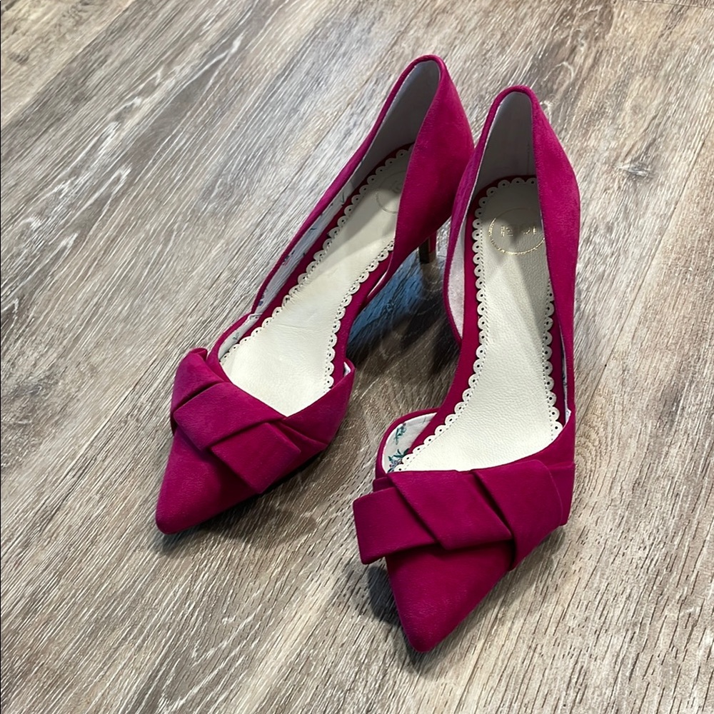 1901 Elegant Suede Magenta Kitten Heels with Bow Accent, size 6